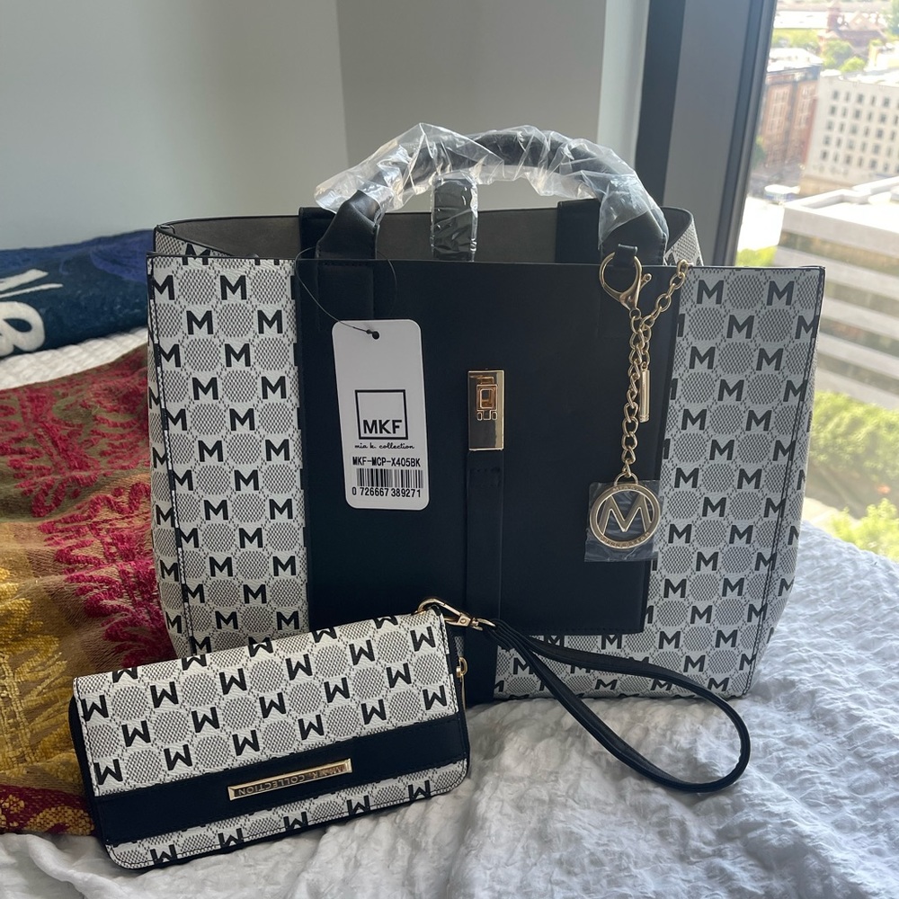 Mia K. Collection black and white monochrome women’s purse.